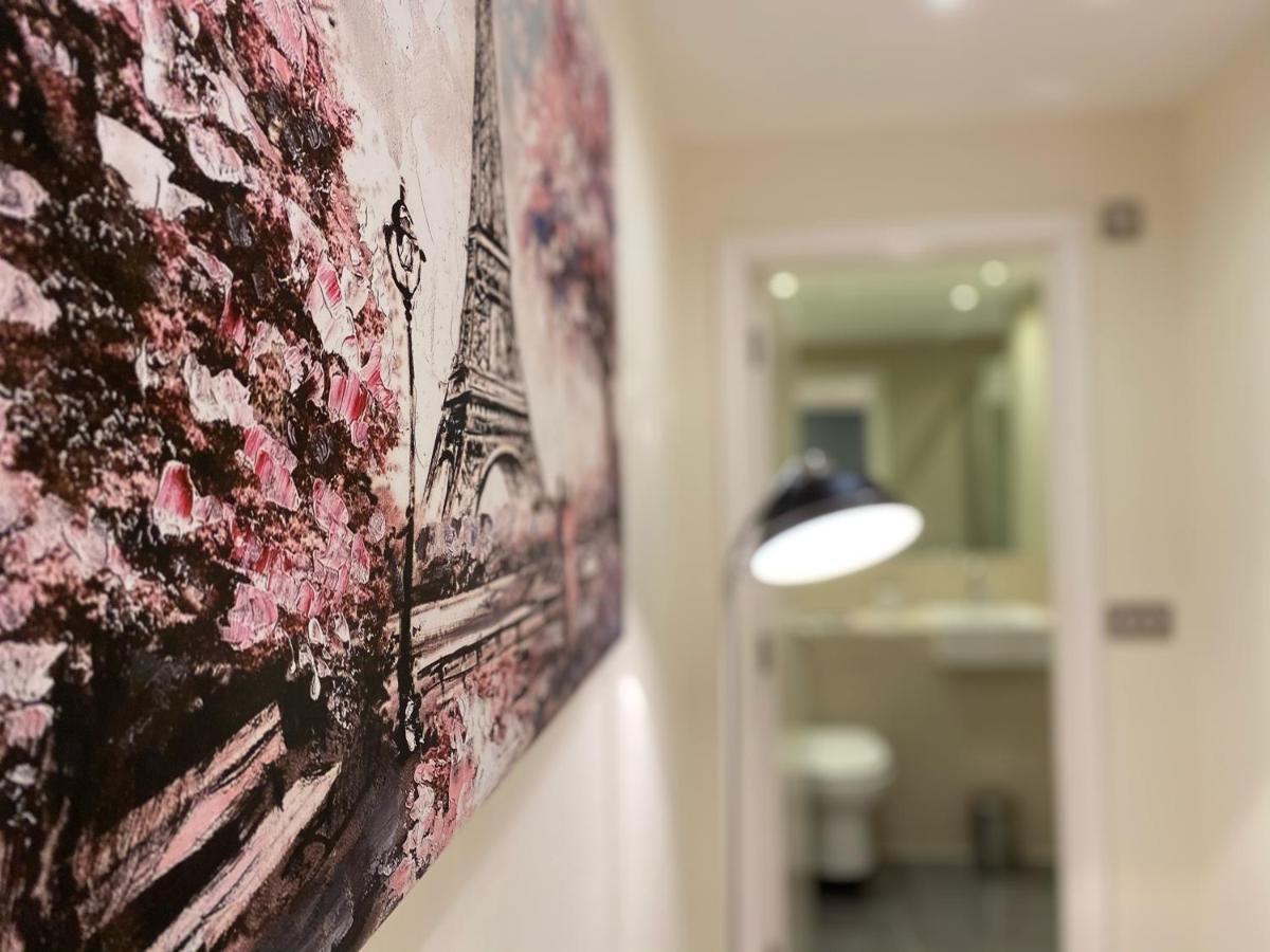 Amazing 2 Bed 2 Bath Private Apartment Вотфорд Екстер'єр фото