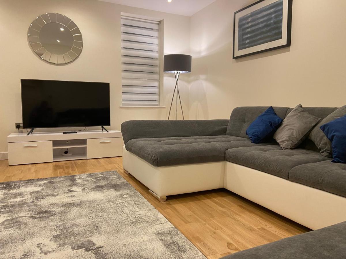 Amazing 2 Bed 2 Bath Private Apartment Вотфорд Екстер'єр фото